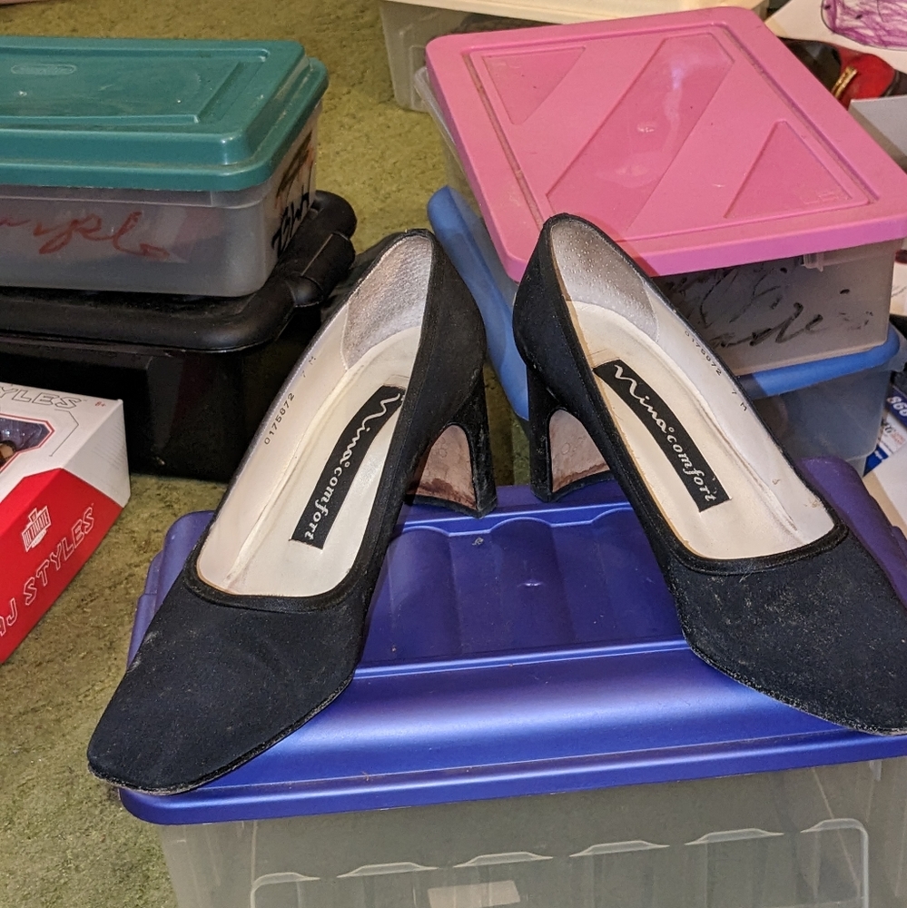 💲Nina Comfort Suede Heels
